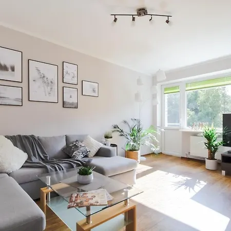 Comfort 3-Room Apartment With A Workplace Near The Wood Jurkalne Zewnętrze zdjęcie